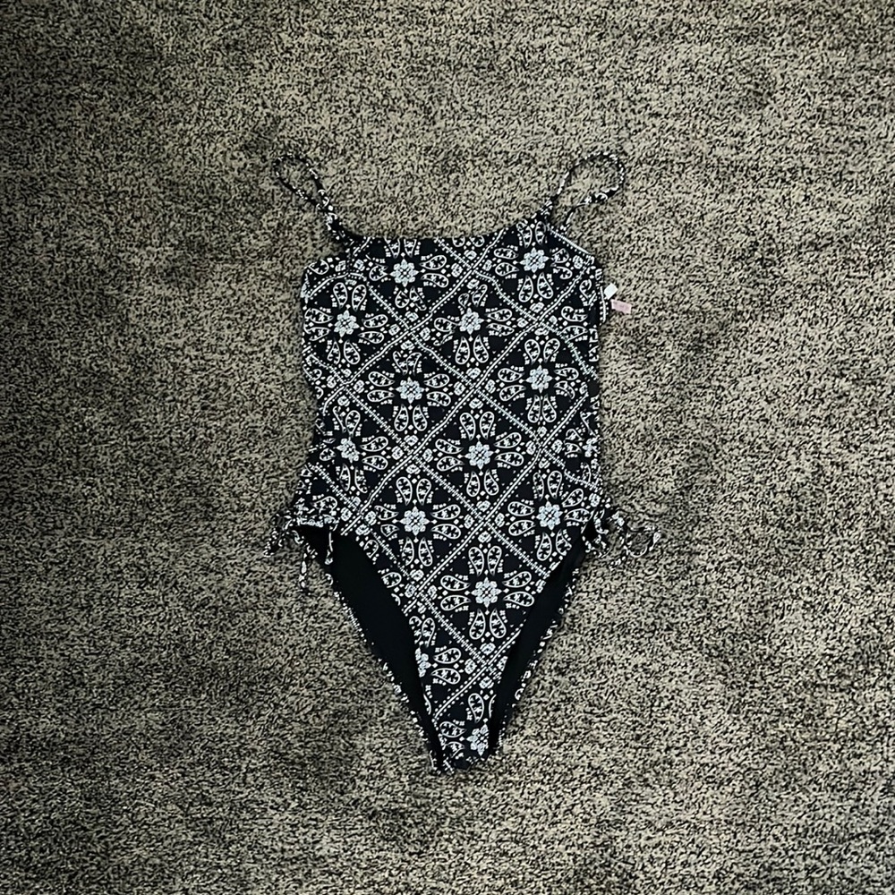 Tie back one piece swimsuit